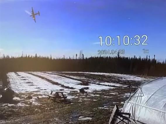 Видео: Две лица загинаа кога воен авион се запали и се урна во близина на Алјаска