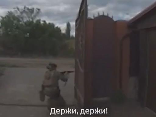 Украинците објавија снимка од жестоки улични борби за важен град на северот (ВИДЕО)