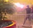 Хаос на улиците на Париз: Се судрија навивачите на Борусија и ПСЖ, летаат факели (ВИДЕО)